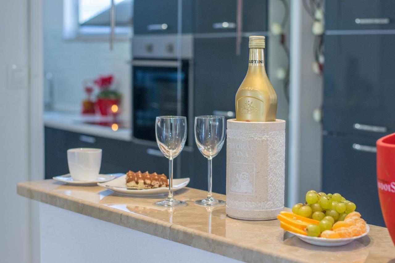 Villa Milena With Heated Pool And Jacuzzi Kostanje Kültér fotó