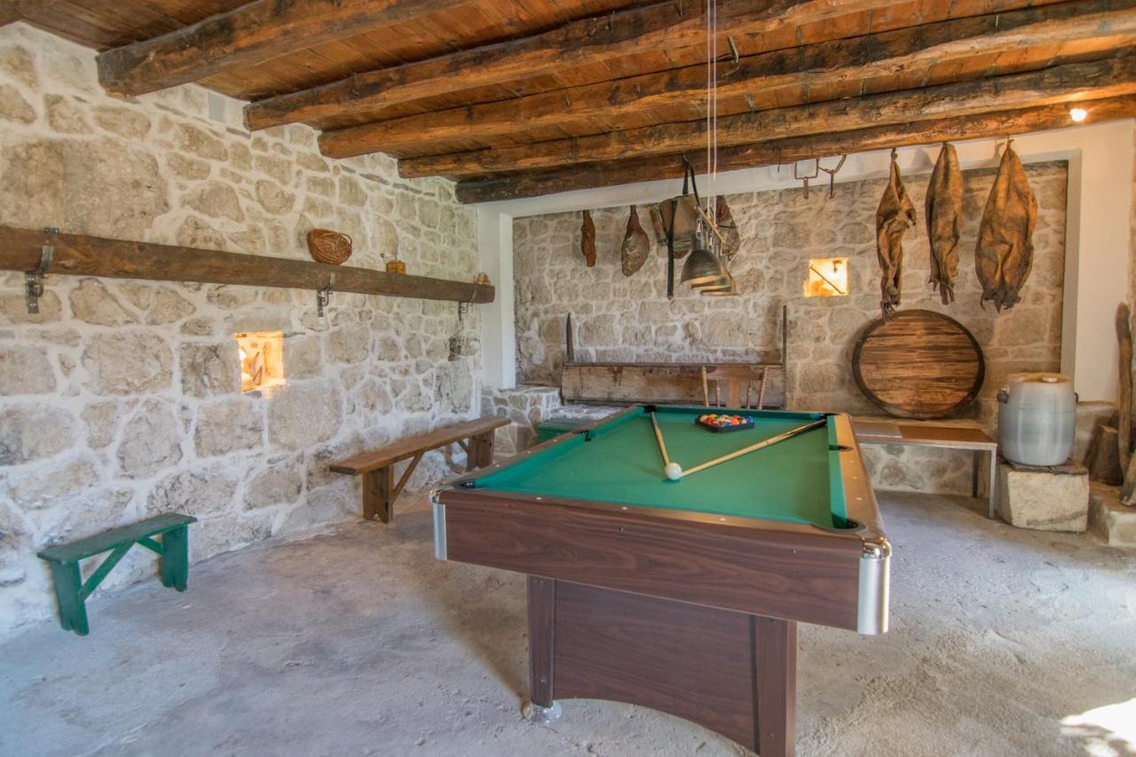 Villa Milena With Heated Pool And Jacuzzi Kostanje Kültér fotó