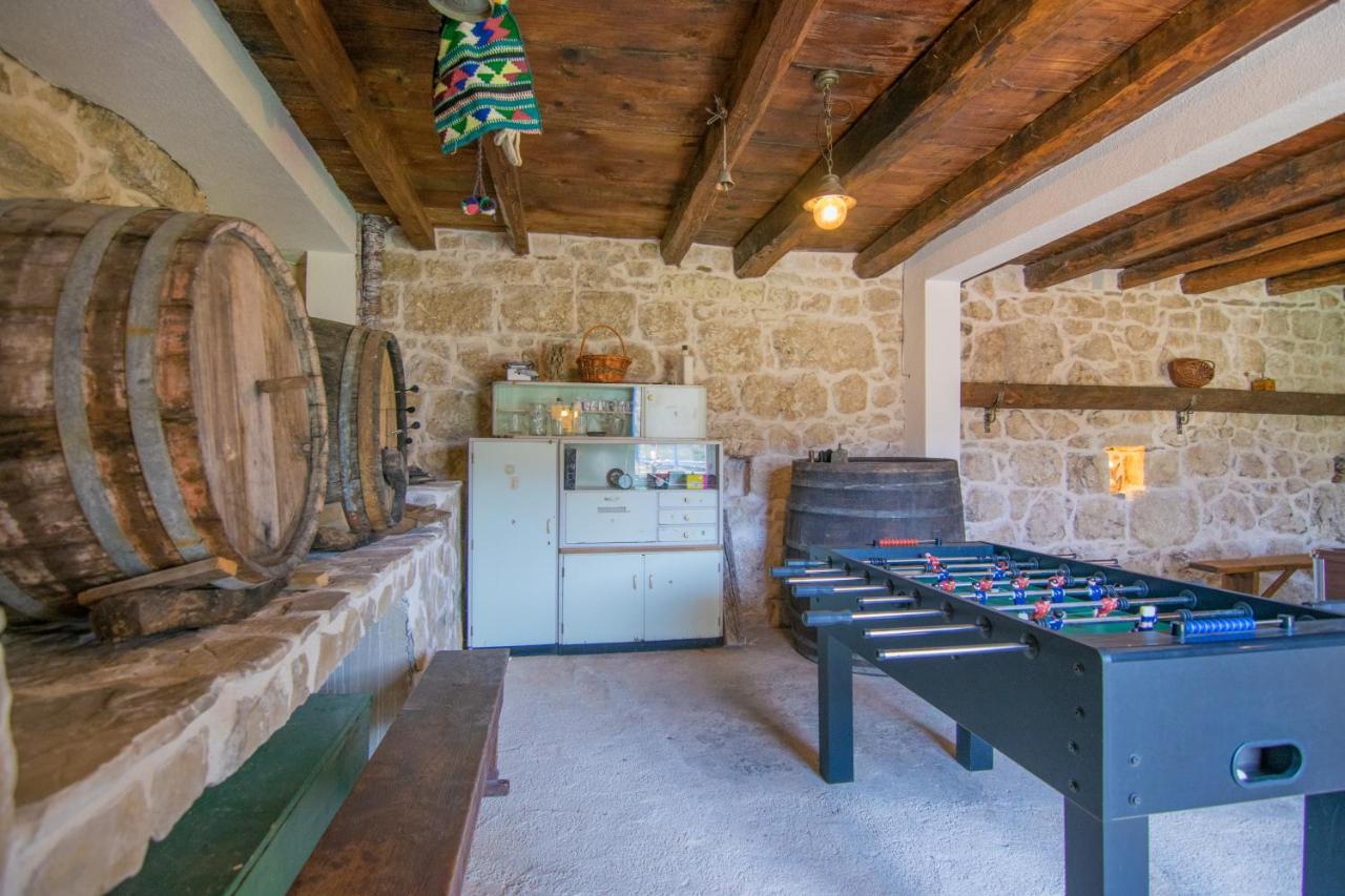 Villa Milena With Heated Pool And Jacuzzi Kostanje Kültér fotó