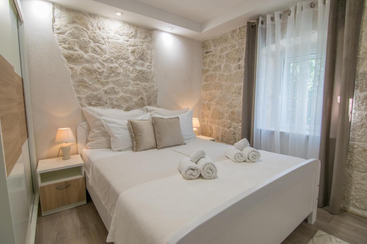 Villa Milena With Heated Pool And Jacuzzi Kostanje Kültér fotó