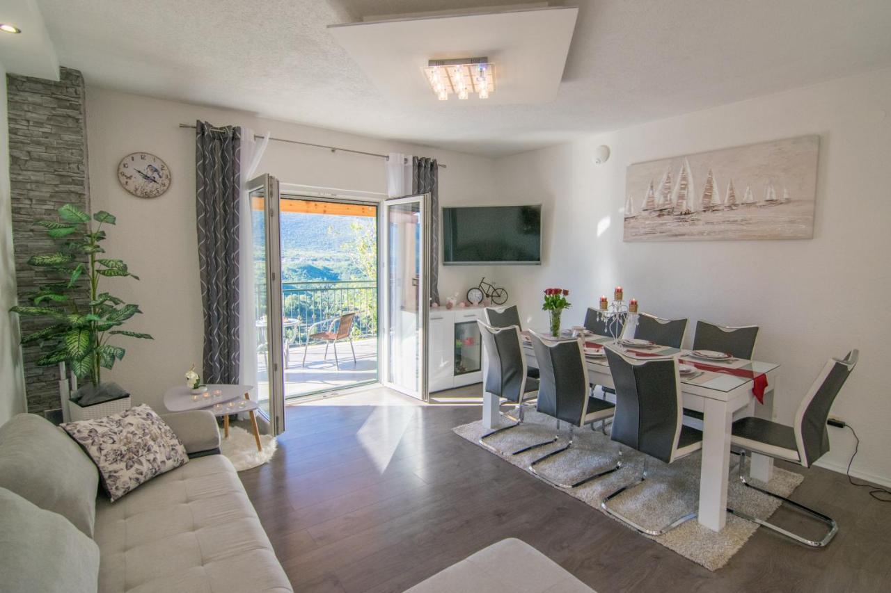 Villa Milena With Heated Pool And Jacuzzi Kostanje Kültér fotó
