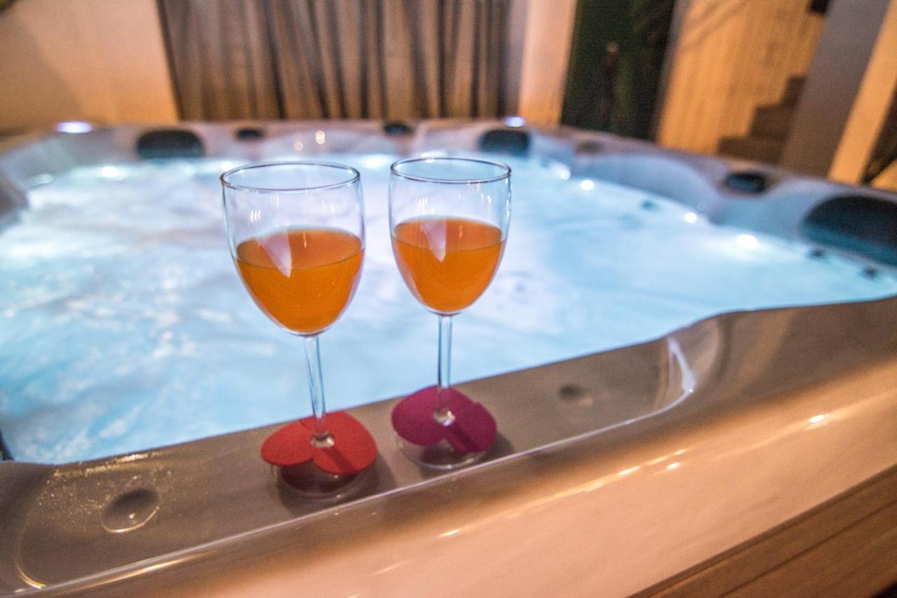 Villa Milena With Heated Pool And Jacuzzi Kostanje Kültér fotó