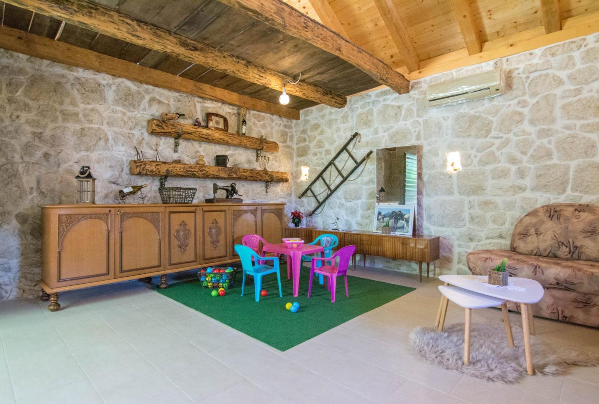 Villa Milena With Heated Pool And Jacuzzi Kostanje Kültér fotó